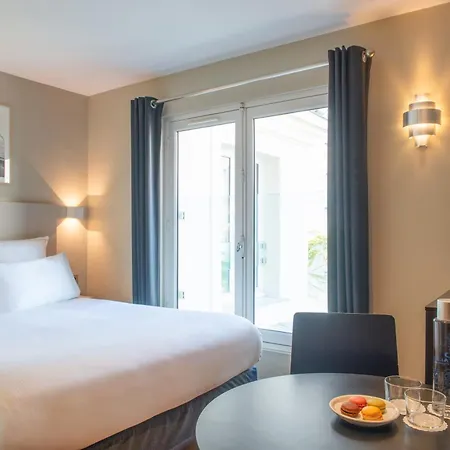 Helzear Etoile 4* Parigi