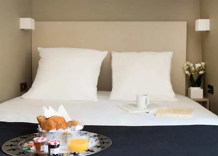 Helzear Etoile Hotel