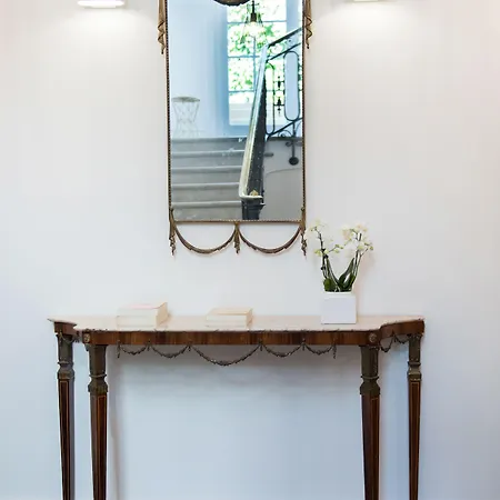 Helzear Etoile Hotel