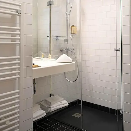Hotel Helzear Etoile By Esteem 4*