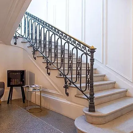 Hotel Helzear Etoile By Esteem 4*