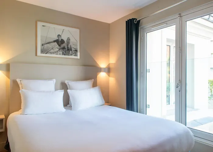 Helzear Etoile Hotel