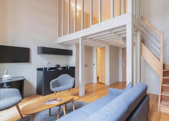 Helzear Etoile Parijs