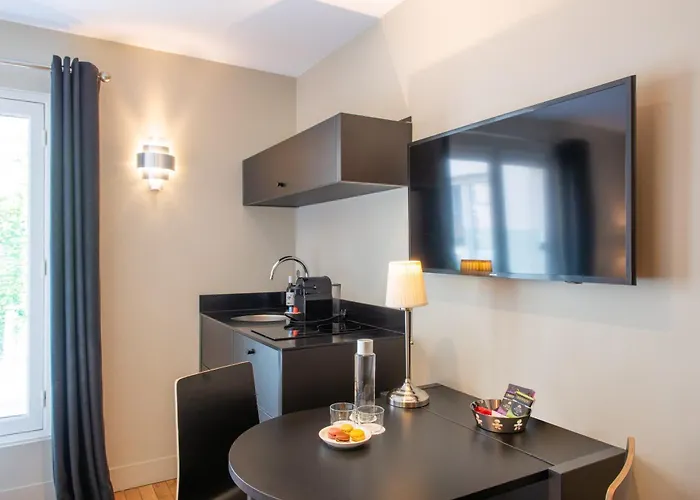 Helzear Etoile Hotel