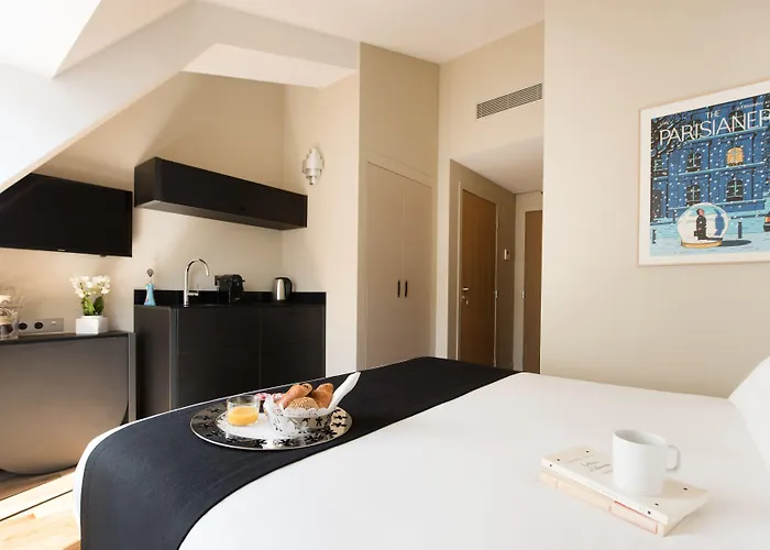 Helzear Etoile Hotel