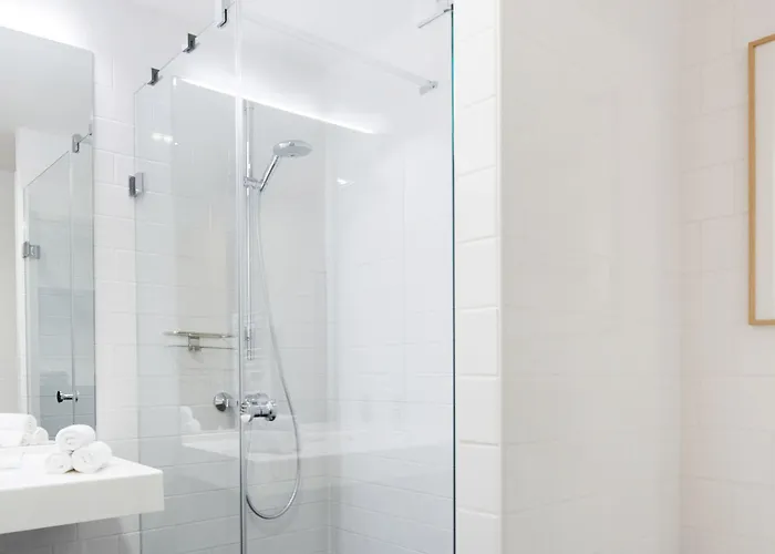 Helzear Etoile Parijs