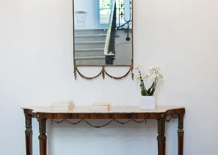 Helzear Etoile Hotel