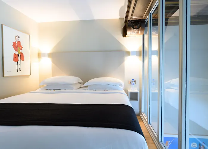 Helzear Etoile Parijs