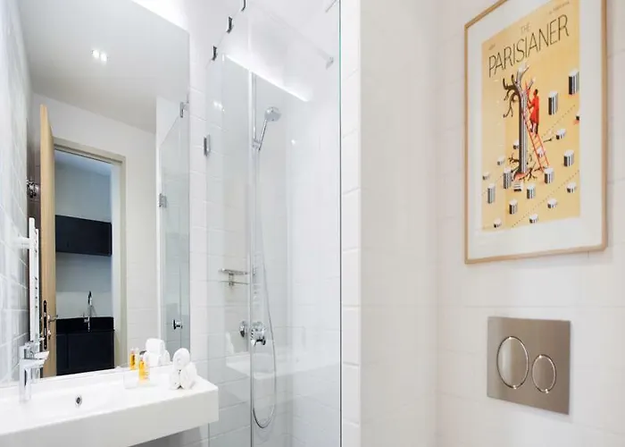 Helzear Etoile Parijs