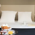 Helzear Etoile Hotel