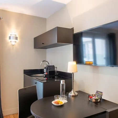Helzear Etoile By Esteem Hotel