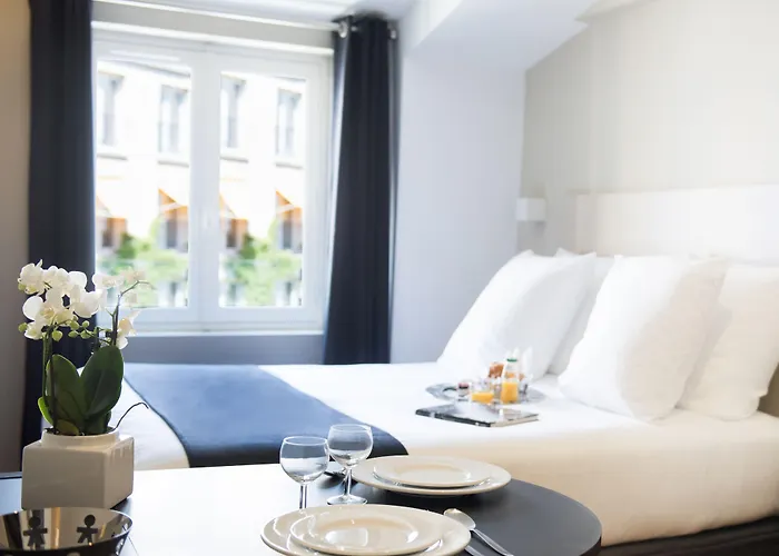 Helzear Etoile Otel